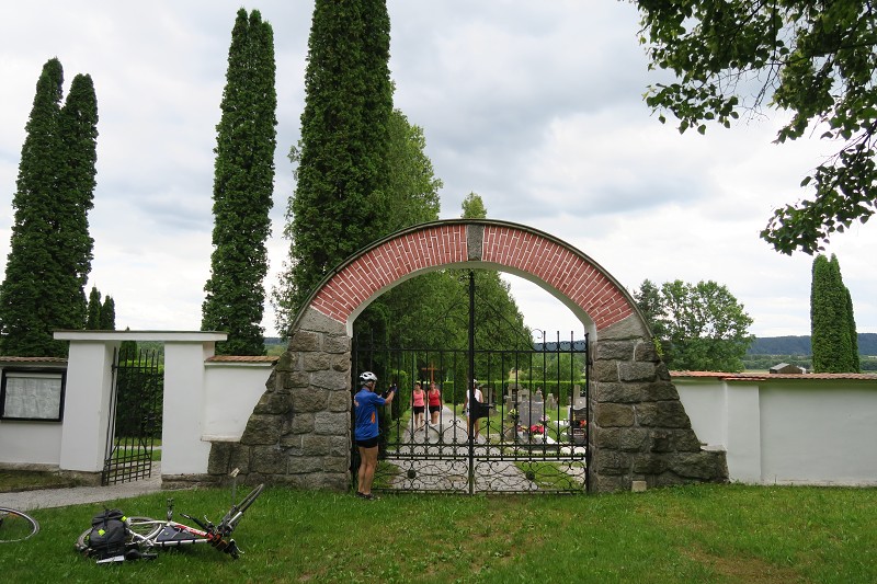 Okolo �eska 6 &nbsp; 4. �ervence 2016 14:05:25 &nbsp; &nbsp; C160704_140524_983 