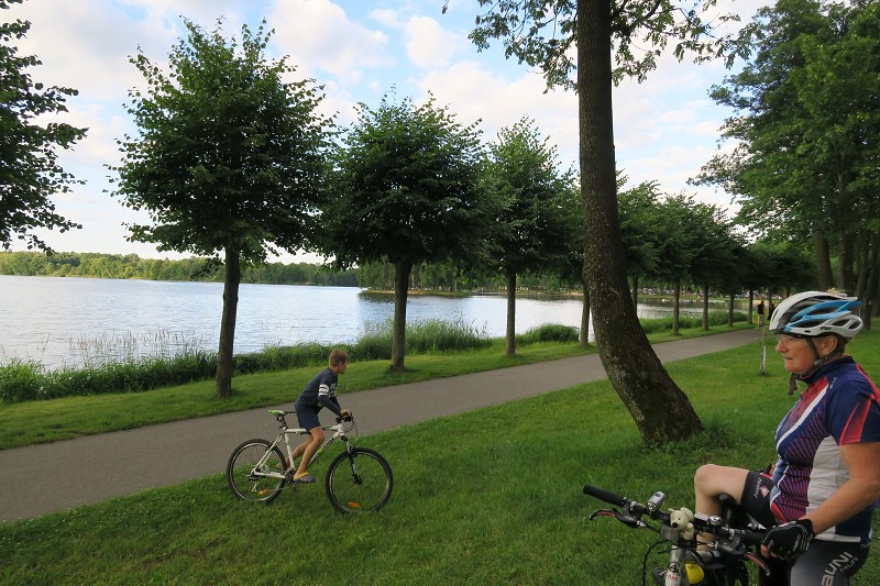 Okolo �eska 6 &nbsp; 4. �ervence 2016 19:14:26 &nbsp; &nbsp; C160704_191426_988 