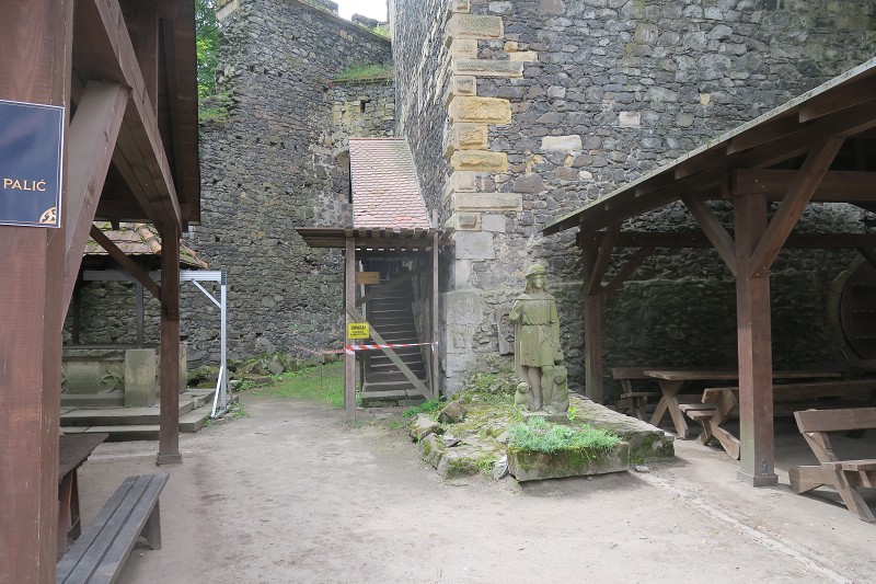 Piastovsk hrady   14. ervna 2024 11:15:43     C240614_111542_185 